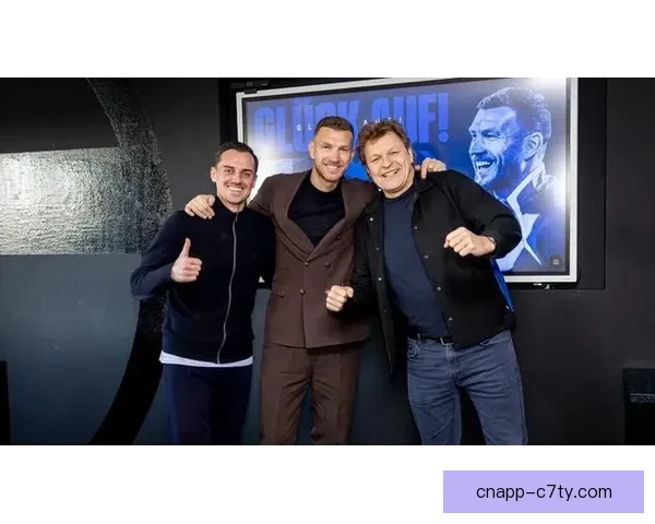 哲科加盟沙尔克万事俱备只待官宣 哲科加盟沙尔克万事俱备只待官宣