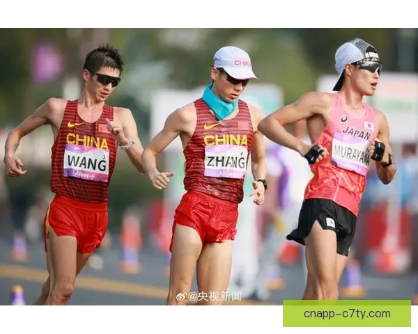 厄瓜多尔选手在男子竞走项目中 夺田径首金